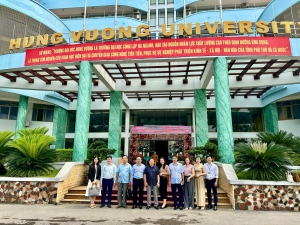 Đoàn công tác của trường Cao đẳng Sư phạm Hòa Bình thăm quan và làm việc với trường Đại học Hùng Vương