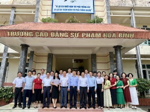 Đoàn công tác trường Đại học Hùng Vương thăm và làm việc với trường Cao đẳng Sư phạm Hòa Bình